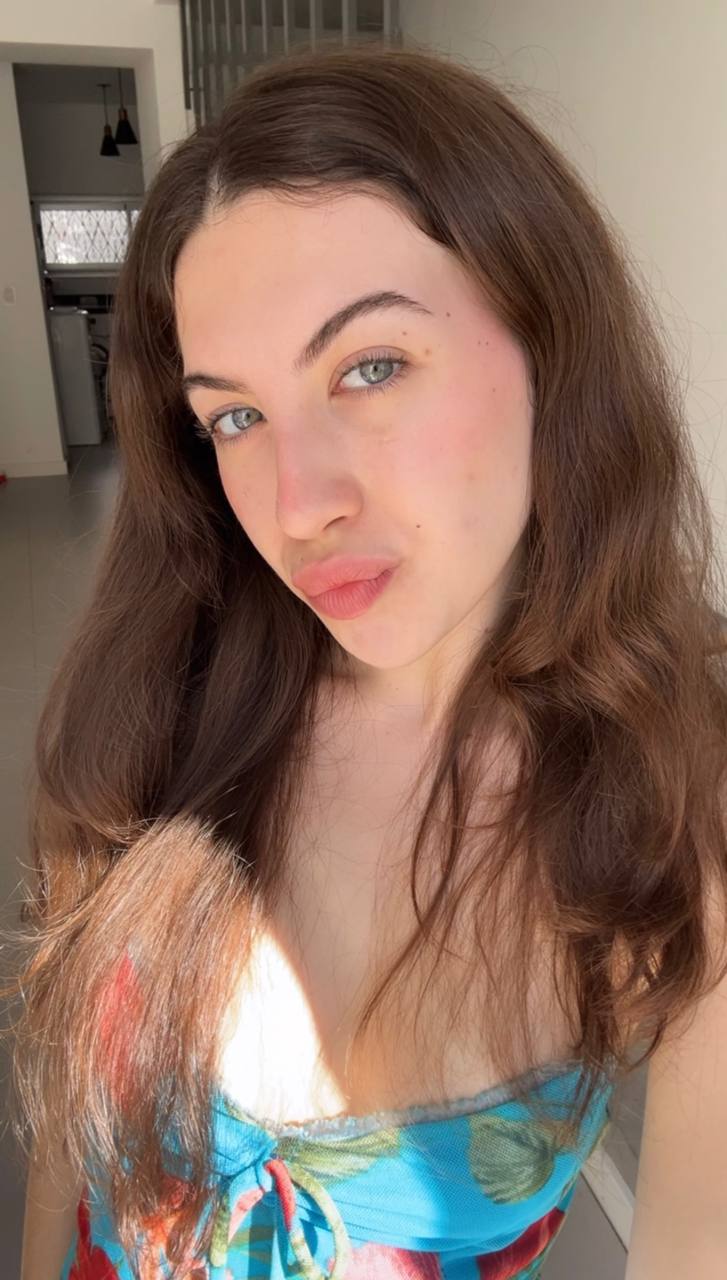 Nude girl Amber in Hyderabad