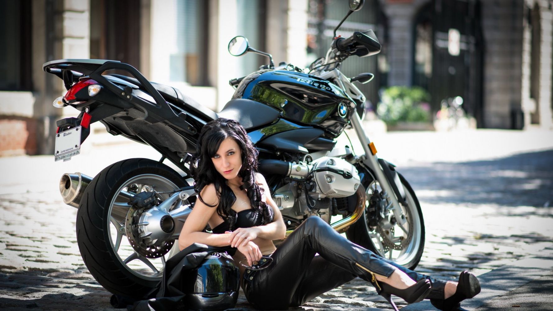 Fresh photos, fresh mood — European women on bikes online in Hyderabad