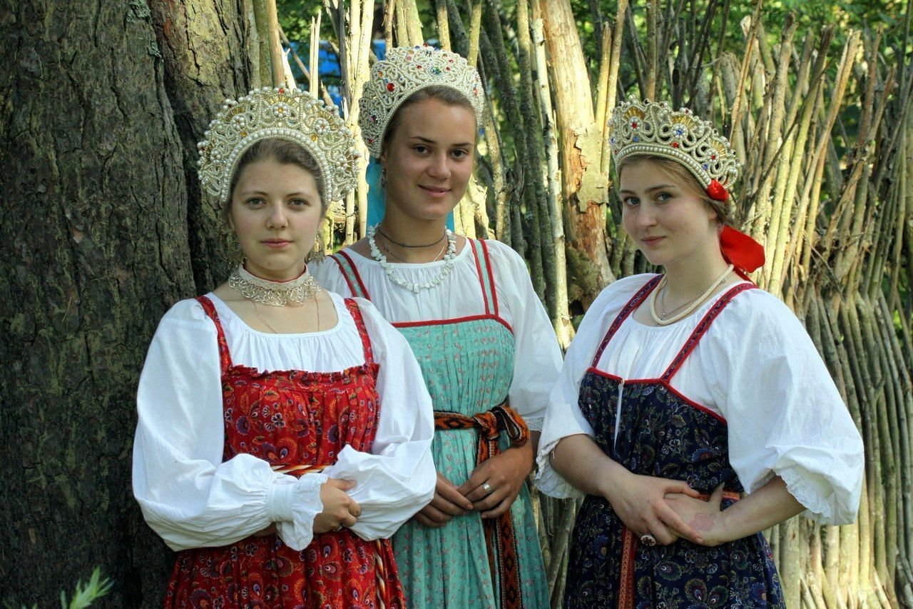 Sexy model Girls in Slavic costumes in Hyderabad