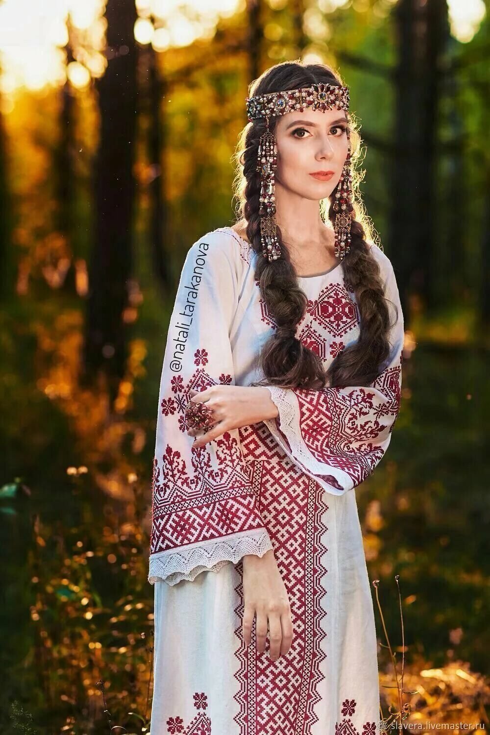 Girls in Slavic costumes in Hyderabad — step in, relax, and chat live
