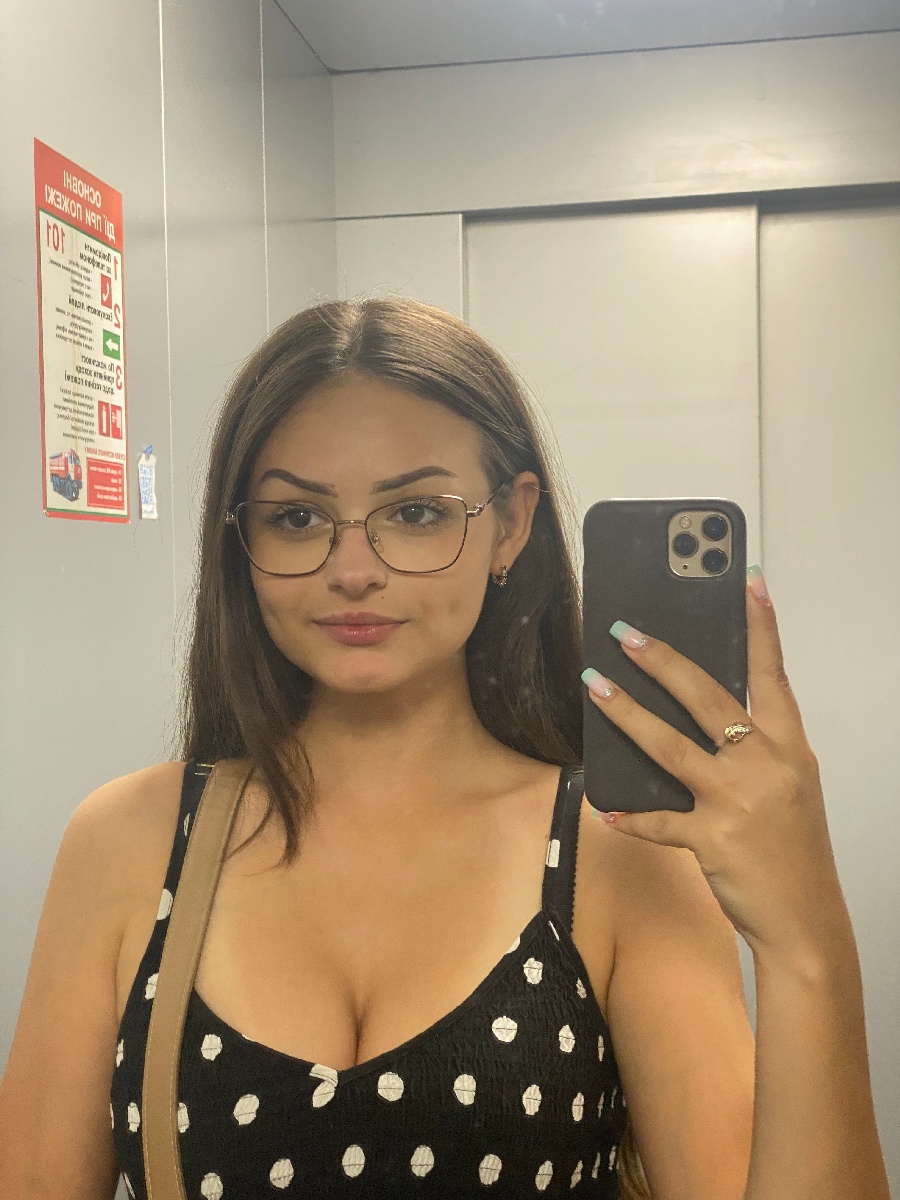 Sexy model Stacy in Hyderabad